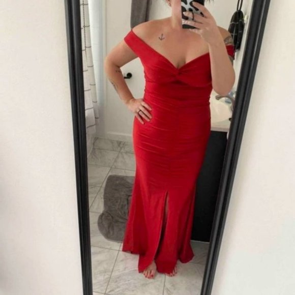 twist front runched off shoulder maxi dress red - Picture 7 of 7